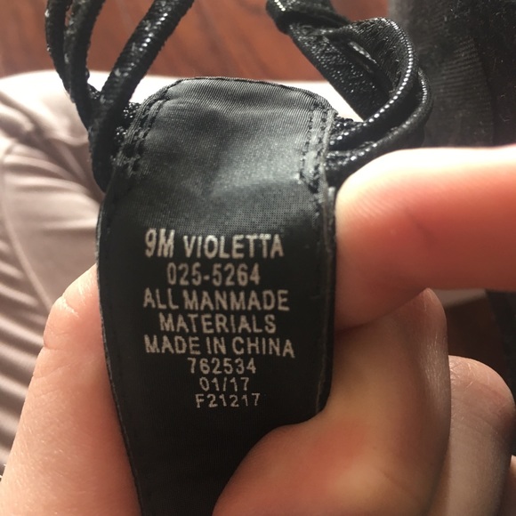 Black shoes - Picture 3 of 3